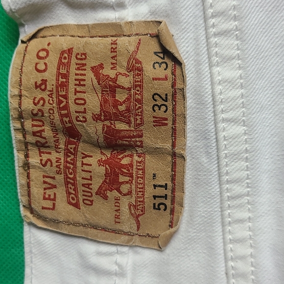 Ladies Levi Jean's - Picture 3 of 8